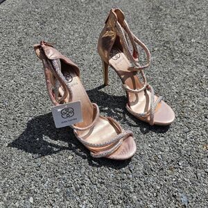 Daisy Fuentes Rose Gold Strappy Rhinestone Zipper Stilleto - sz 8
